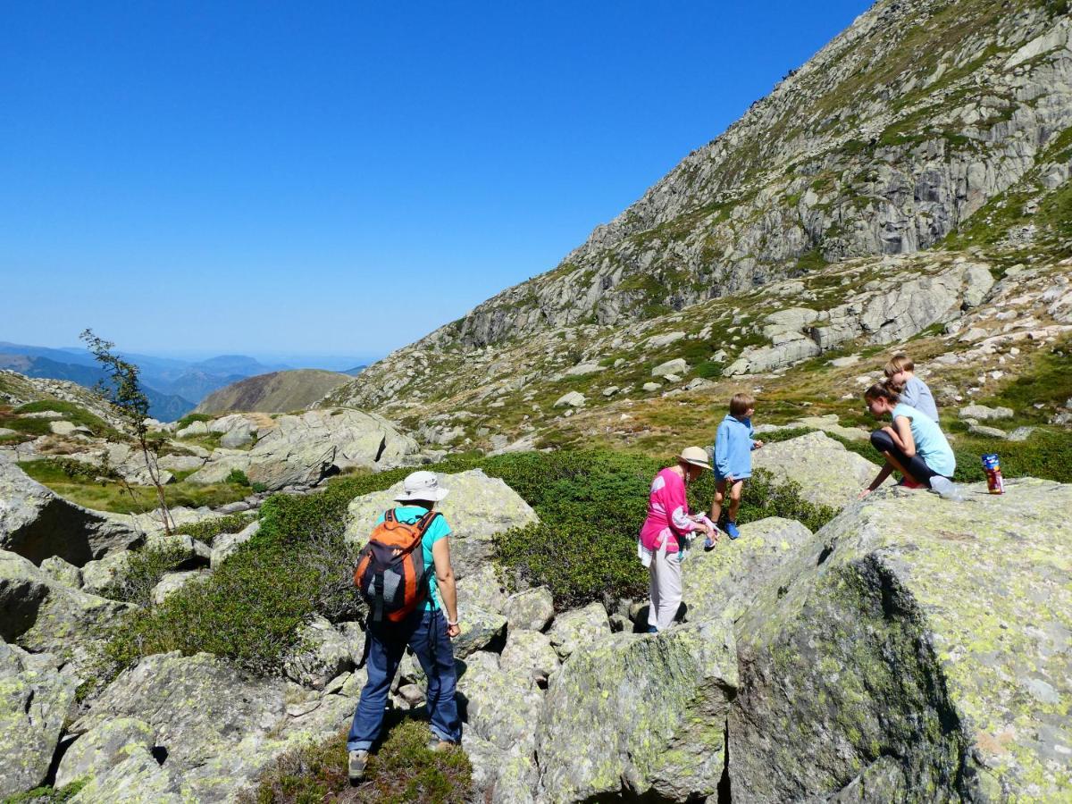 Pleine Nature Pied Pistes Piscine Chauffee Ustou Εξωτερικό φωτογραφία
